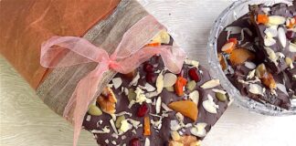 Receta de corteza de chocolate amargo con frutos secos y frutos secos