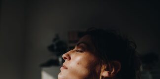 La deficiencia de vitamina D sigue siendo un factor de riesgo para la infección por COVID, según muestran las últimas investigaciones