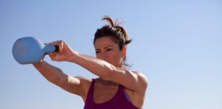 Levanta tu pesa rusa para un entrenamiento divertido