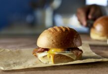 Dónde encontrar un sándwich de desayuno saludable