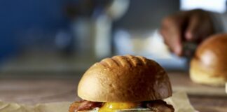 Dónde encontrar un sándwich de desayuno saludable