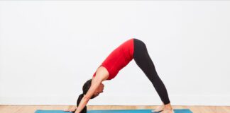 9 posturas de yoga que desarrollan fuerza