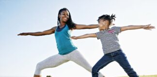 4 divertidos ejercicios para el día de la salud y el fitness en familia