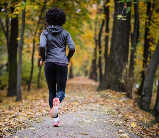 ¿Puedes usar zapatillas para correr en el pavimento?