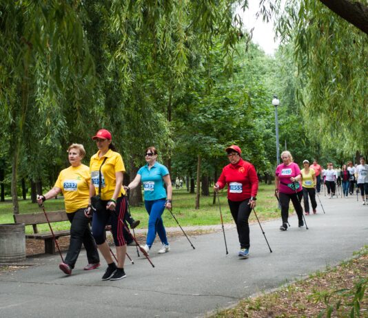 Usar el equipo adecuado para sus caminatas de maratón
