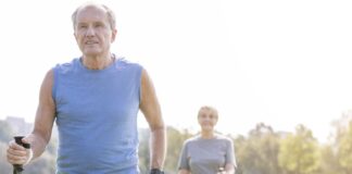 Bastones para caminar para obtener beneficios para la salud y terapia
