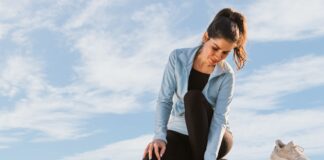 ¿Qué puede causar dolor en el pie después de correr?