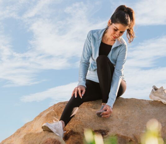 ¿Qué puede causar dolor en el pie después de correr?